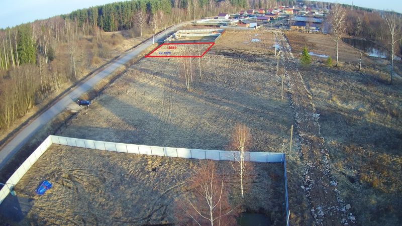 Земельный участок  11 соток  в  пгт Редкино