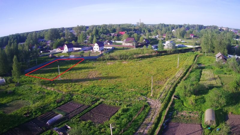 Земельный участок   в  пгт Редкино
