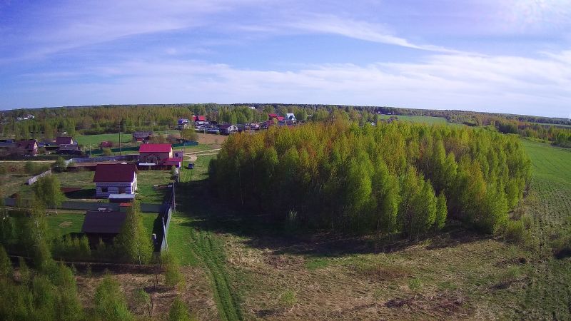 Земельный участок  15 сот  в  пгт Редкино