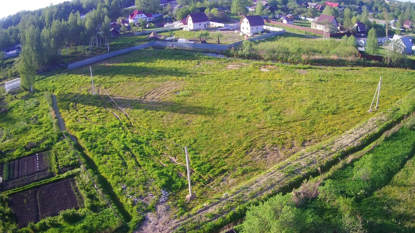 Земельный участок   в  пгт Редкино