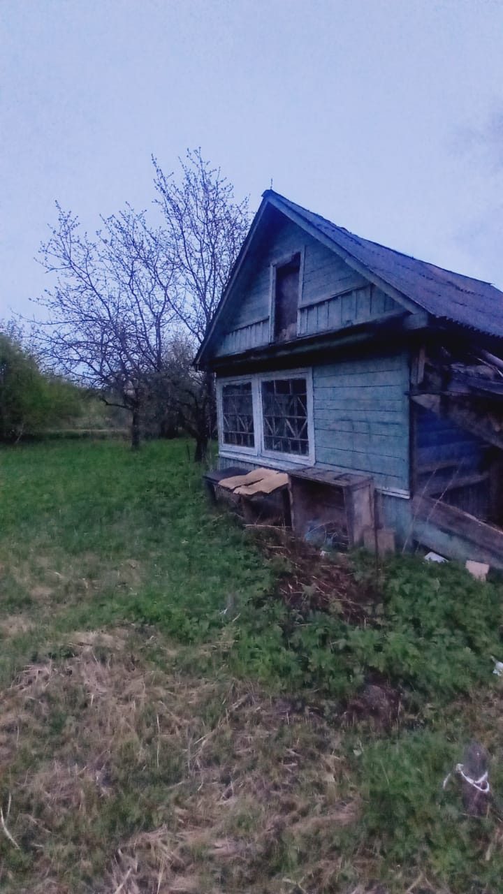 Земельный участок  6 сот  в  пгт Редкино