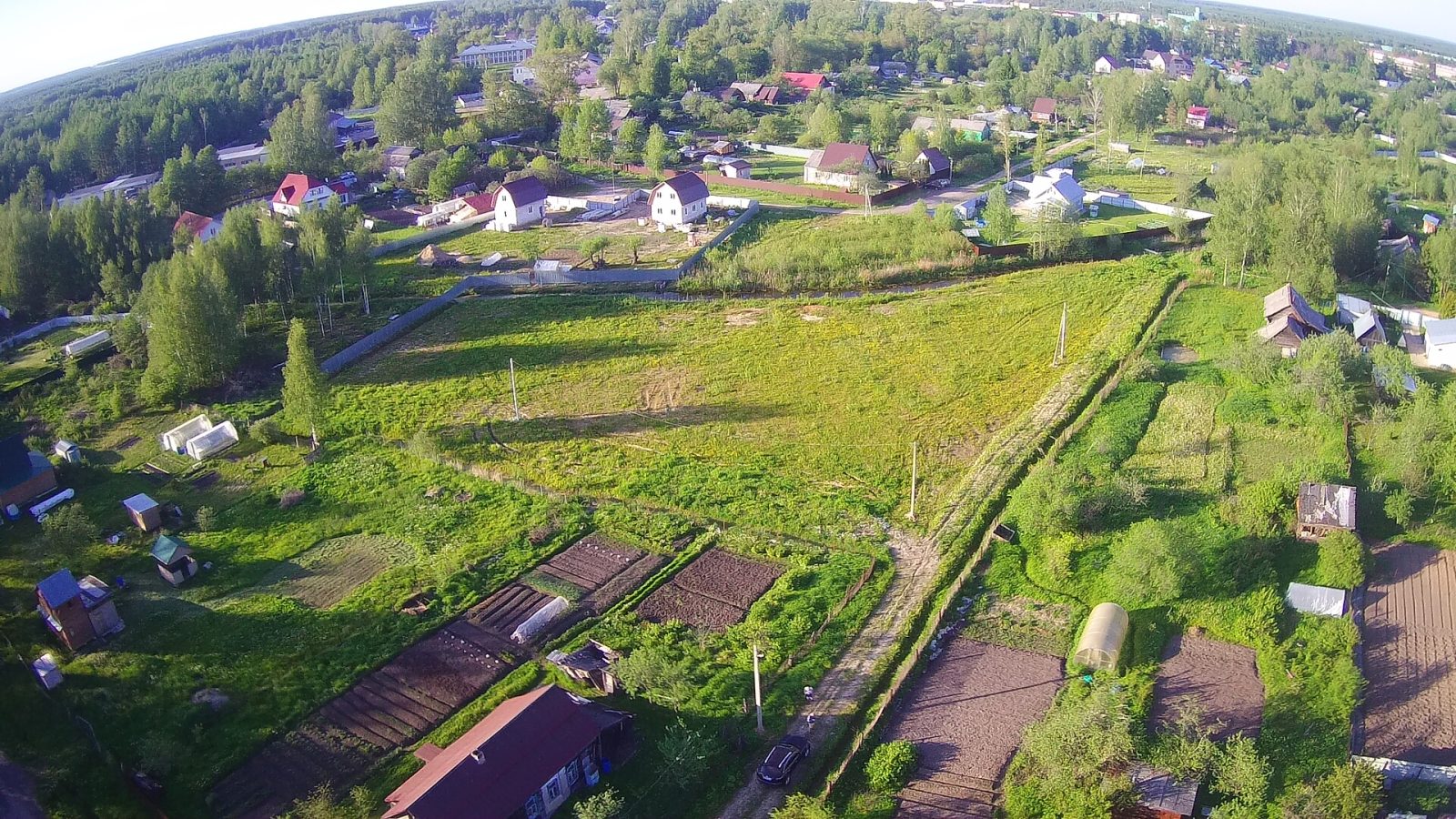 Земельный участок   в  пгт Редкино
