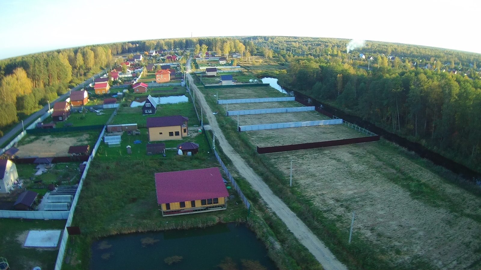 Земельный участок   в  пгт Редкино