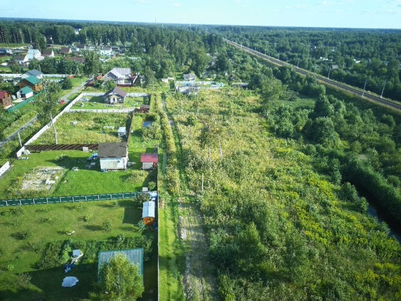Земельный участок  6 соток  в  пгт Редкино