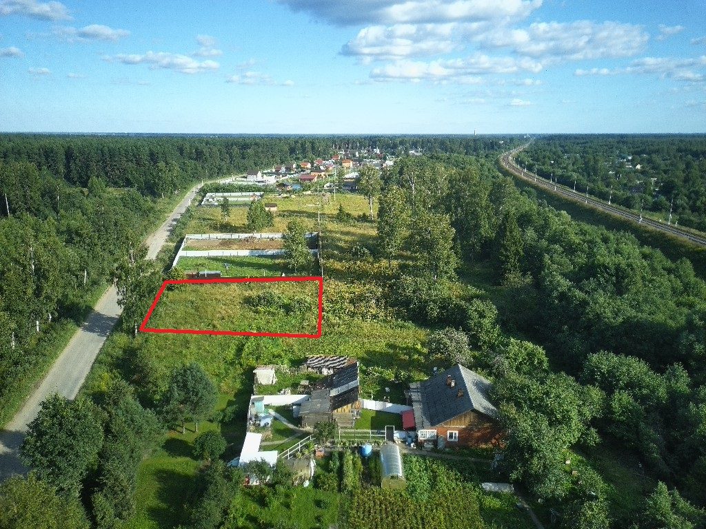 Земельный участок   16,5 соток в  пгт Редкино